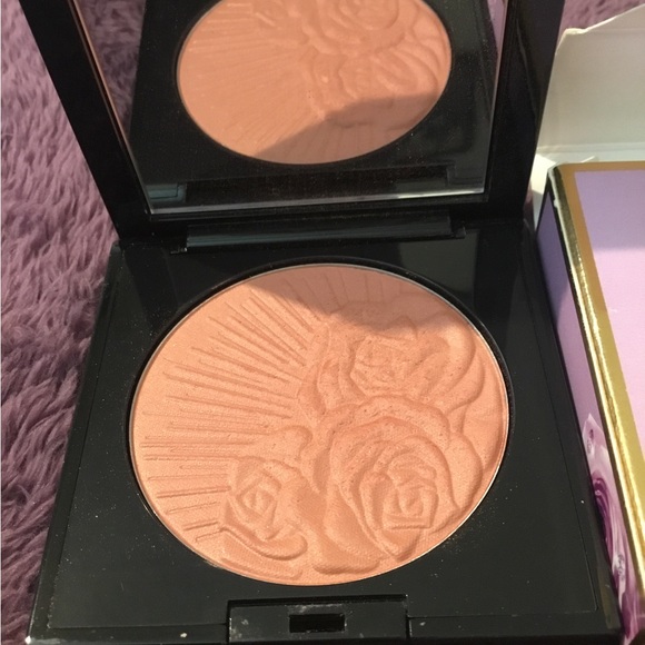 New Pat McGrath Labs Divine Powder Blush (Nude Venus) - Picture 5 of 8